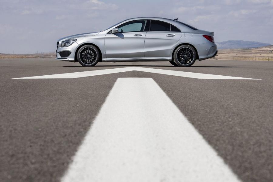  Mercedes-Benz CLA250 2014 года  (фото 3 из 69)